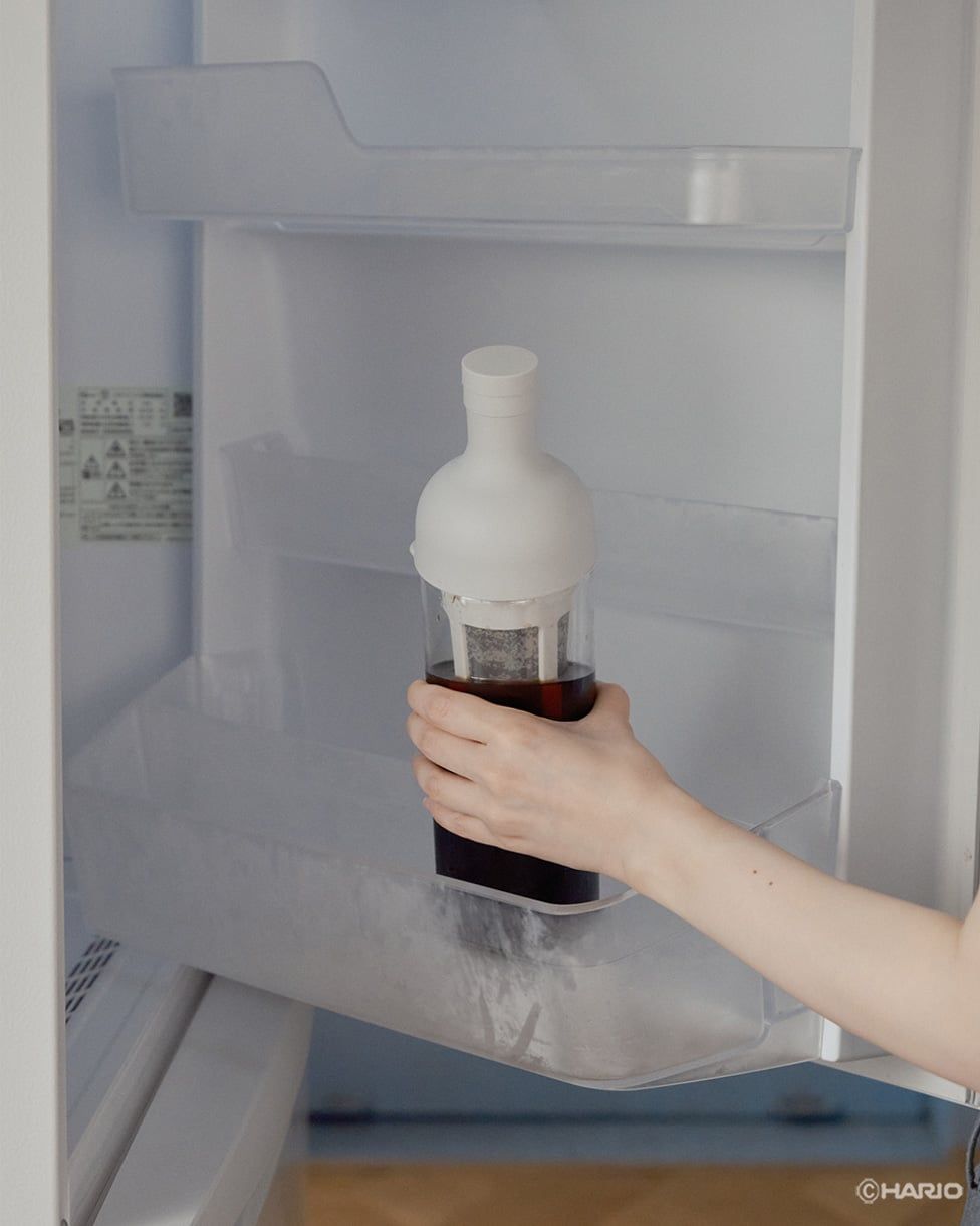 _coffee.the_filter-in_coffee_bottle_s_wine-bottle_shape_makes_cold_bre_84c6eca3708b4f54ab571ef53f47d1fb_master